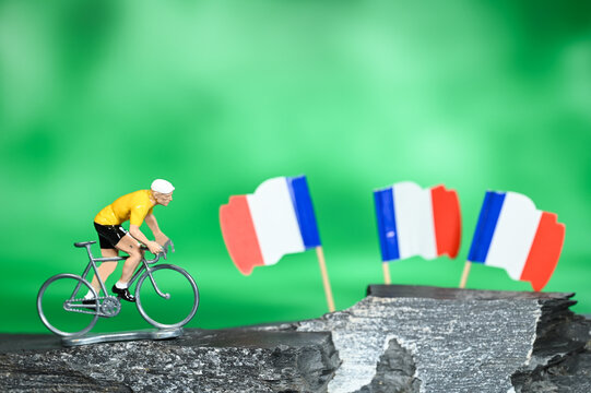 cycliste maillot jaune tour de France