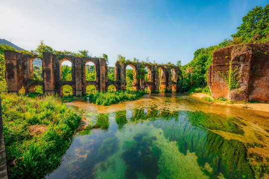 The ancient aqueduct that provided water to Nikopolis.