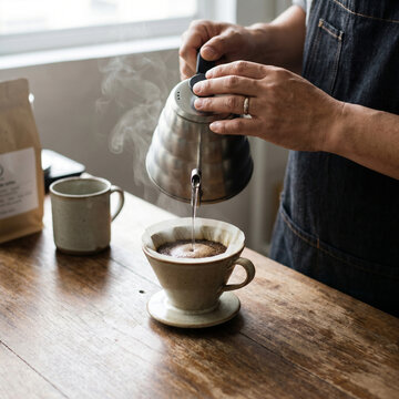 드립커피내리기,pour over coffee,핸드드립,hand drip,커피추출,coffee brewing,바리스타작업,barista work,카페업무,cafe work,홈카페,home cafe