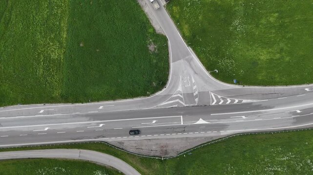 incrocio strada bivio guidare scuola guida segnaletica stradale