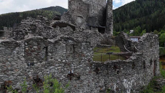 castello Ossana trentino Val di Sole 