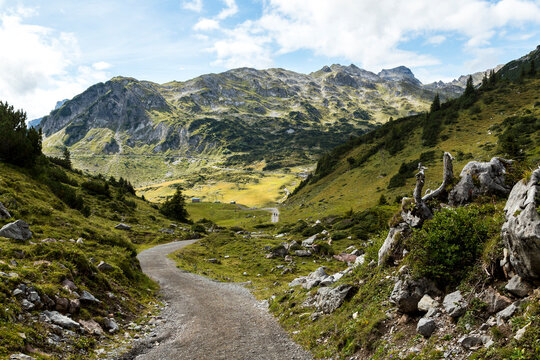 Austria, Vorarlberg, Lechtal Alps, trail