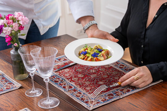 Salade servis &agrave; table