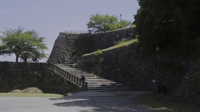 Stairs from Kura‑no‑maru Leading to Wakayama Castle Main Keep, Wakayama City, Japan「和歌山城 蔵の丸から天守閣への階段」和歌山県和歌山市
