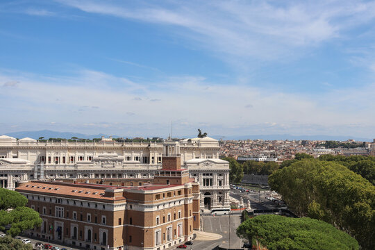 Cityscape of Rome, Italy, a view from the Gianicolo (Janiculum) hill .
