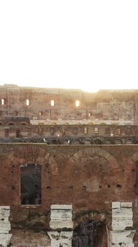 Il Colosseo a Roma, Italia
Vista aerea del monumento turistico pi&ugrave; visitato in Italia.