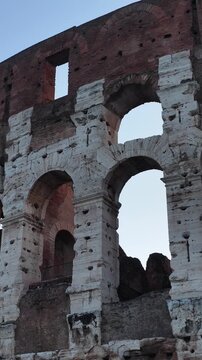 Il Colosseo a Roma, Italia
Vista aerea del monumento turistico pi&ugrave; visitato in Italia.