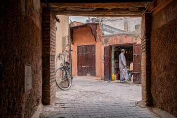 Obraz premium Colorful Alley in the Historic Medina of Marrakech