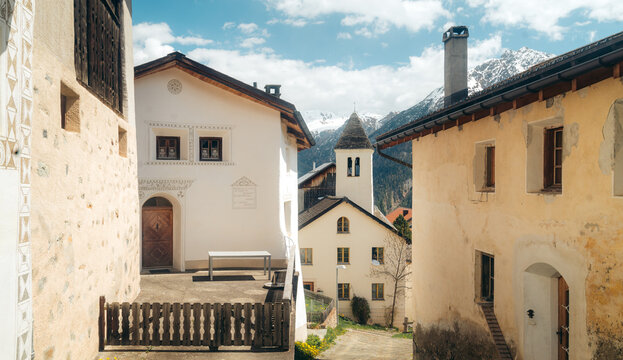 Swiss mountain village of Vn&agrave; in the Lower Engadine (Unterengadin), Graub&uuml;nden, Switzerland