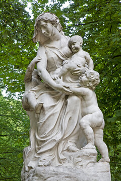 Brussels - The mythology statue &bdquo;La Charit&eacute;&ldquo; - Charity from King s park by Michel Vervoort (1673 &ndash; 1678)