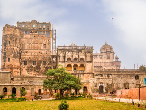 Orchha, India, 20.02.22. View of the Jahangir Mahal palace complex in Orchha
