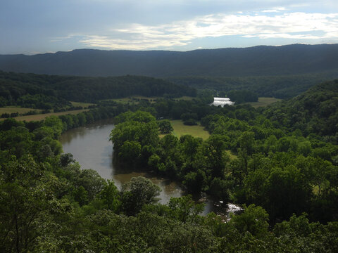 Scenic view of the Shenandoah River from the Everett Culler's Overlook. Shenandoah River State Park, Bentonville, Virginia.   