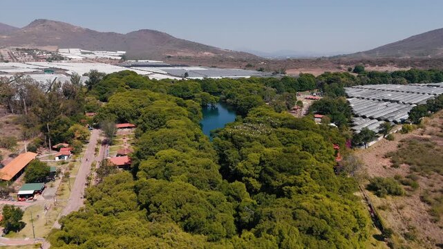  Lago de Cam&eacute;cuaro en Michoac&aacute;n desde vista de drone