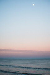 Fototapeta premium moon over the ocean