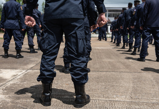 Riot police control the crowd refresher training using hand signals as symbols in accordance with the public assembly control Act 