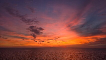 Obraz premium sunset over the sea