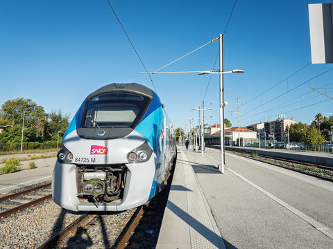HYERES, FRANCE - SEPTEMBER 29, 2025: SNCF logo on a Zou branded TER regional train at Hyeres station in southern France, Zou is the name given by Region PACA, or Region Sud, to ter local services.