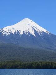 Obraz premium snow and ice on the top of osorno volcano