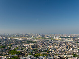 Fototapeta premium 空港のある都市の風景
