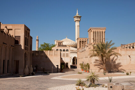 UAE, Dubai, Al Bastakiya district with Bastakiya Mosque