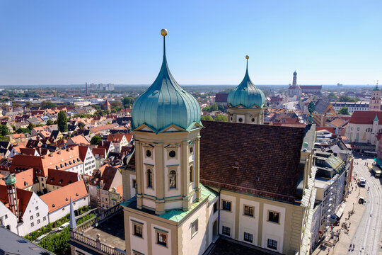 Germany, Augsburg, Townhall and Maximilian Street with St. Ulrich and Afra Church