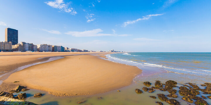 Belgium, Flanders, Ostende, North sea seaside resort, Panorama of beach