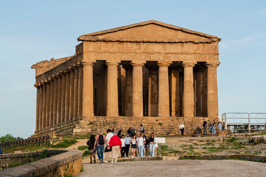 Temple of Concord, Doric architecture, 440-430 BC., Valley of the Temples, Archaeological Site (Valle dei Templi), Agrigento, Sicily, Italy