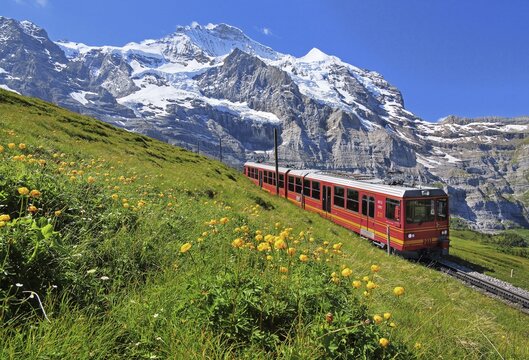 Jungfrau Railway at Kleine Scheidegg in front of the Jungfrau-Massif, UNESCO World Natural Heritage, Wengen, Jungfrau Region, Bernese Alps, Bernese Oberland, Canton of Bern, Switzerland