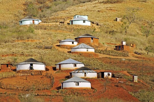 Traditional round huts or rondavels of the Zulu people in in Lalani Valley, Kwazulu-Natal, South Africa