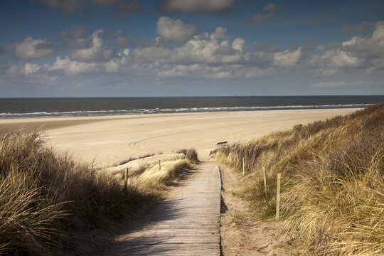 Boardwalk to the main beach, East Frisian Island of Spiekeroog, Lower Saxony, Germany