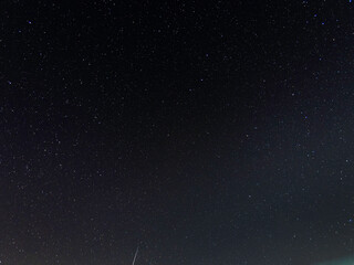 Fototapeta premium 夜空を埋め尽くす満天の星々。美しく輝く無数の星座