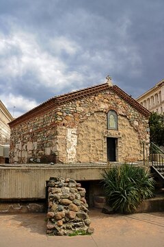 sofia, bulgarien - kirche sweta petka aus dem antiken serdica mit textfreiraum
