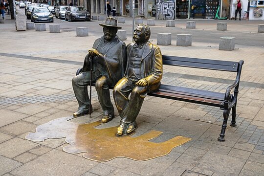 sofia, bulgarien - 21.03.2026 - denkmal von petko und pencho slaveykov