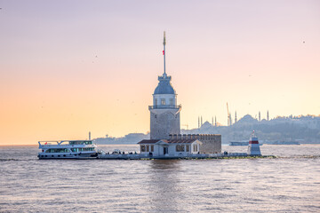 Fototapeta premium Daylight view with the Maiden'sTower and the Bosphorus in Istanbul Turkey