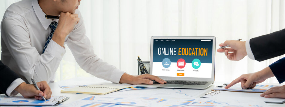 E-learning website with brisk sofware for student to study online on the internet network
