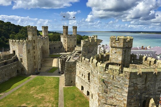 Caernarfon or Carnarvon Castle built in 1283 by King Edward I of England, Gwynedd, north-west Wales, United Kingdom