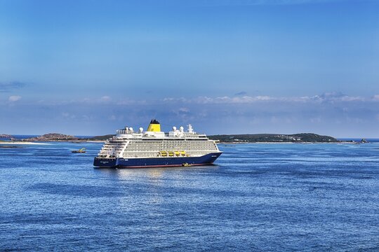 Spirit of Discovery, cruise ship of the British shipping company Saga Cruises off the coast of the Isles of Scilly, St Mary's, Isles of Scilly, Cornwall, England, United Kingdom
