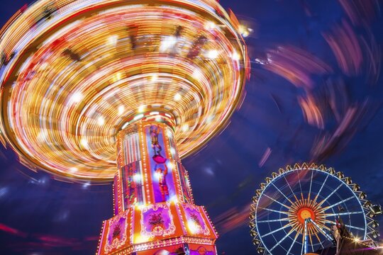 Chain carousel, Oktoberfest, Theresienwiese, Munich, Upper Bavaria, Germany