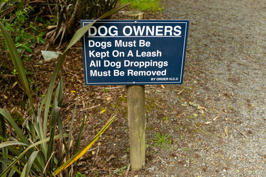Dog Owners Dogs Kept Leash Sign