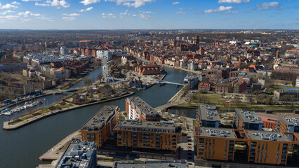 Obraz premium Aerial View of Gdansk City Center with River Motlawa and Historic Architecture