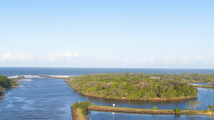 Obraz premium Aerial View of Brunswick Heads River and Lush Island in Australia