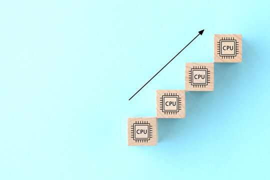 半導体の需要や価格が上がっていくイメージを表現した木製ブロックの静止画像素材