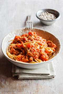 Spelt whole grain spaghetti with vegan Bolognese made of green spelt and sunflower seed