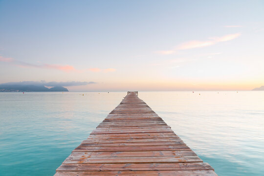 Spain, Balearic Islands, Majorca, jetty leads out to the sea