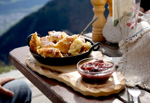 Austria, Tyrol, Karwendel mountains, Kaiserschmarrn with fruit sauce