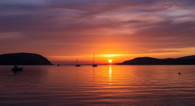 夕日が沈む瞬間」の写真素材 | 176件の無料イラスト画像 | Adobe Stock