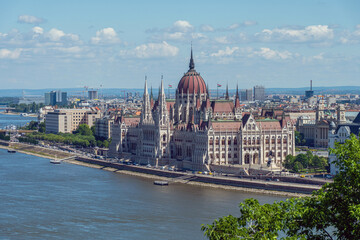 Naklejka premium Budapest - Ungheria - Veduta del Parlamento Ungherese dal Castello di Buda