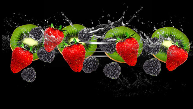 Eau aromatis&eacute;e tr&egrave;s simple et rafra&icirc;chissante avec des fraises et des kiwis m&ucirc;rs dans de l&rsquo;eau plate