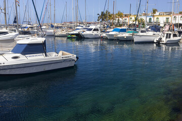 Fototapeta premium Marina with yachts in Puerto de Mogán
