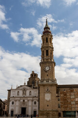 Fototapeta premium Exterior of the Cathedral of the Savior of Zaragoza (La Seo), a majestic historic temple of Mudejar, Gothic and Baroque architecture located in the historic heart of Zaragoza, Spain.